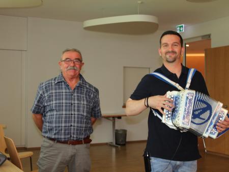 Der Apéro riche mit Spezialitäten aus den verschiedenen Ländern, umrahmt von Musik