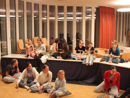 Minis Pizzaplausch mit Filmabend 2023