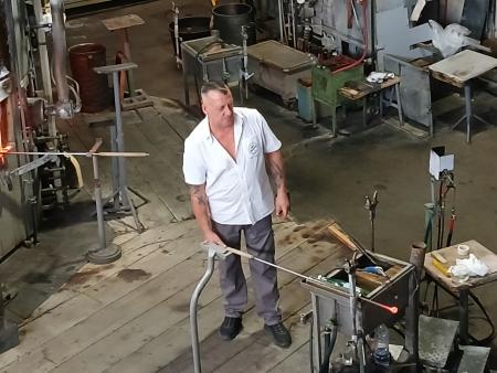 Handarbeit in der Glasi