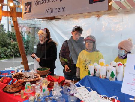 Minis am Adventmarkt